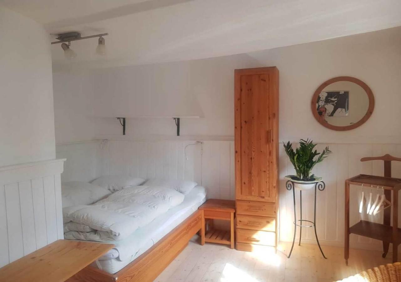 Aeltestes Haus In Quentel - Ferienwohnung 1 Mit Kleinem Garten Hessisch Lichtenau Bagian luar foto