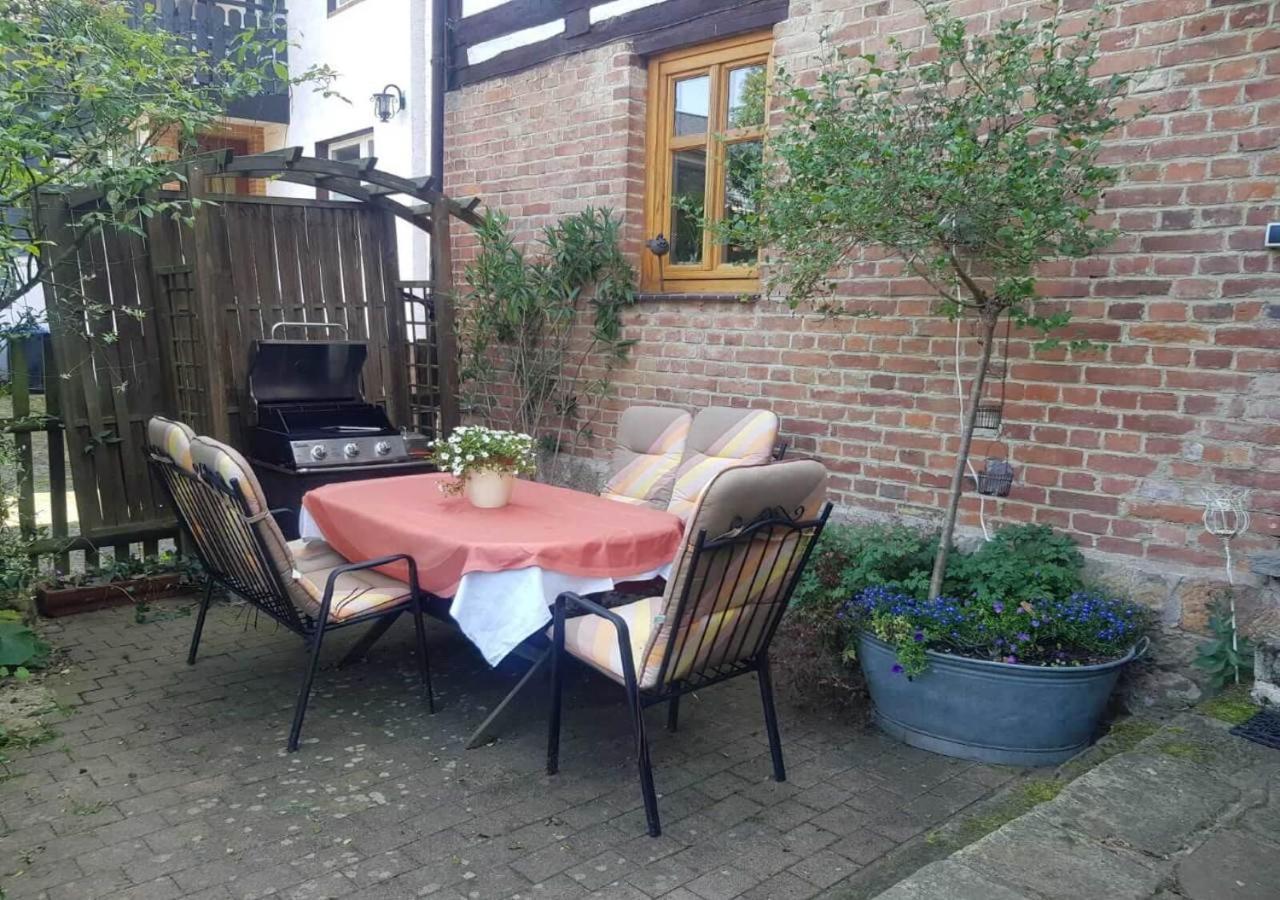 Aeltestes Haus In Quentel - Ferienwohnung 1 Mit Kleinem Garten Hessisch Lichtenau Bagian luar foto